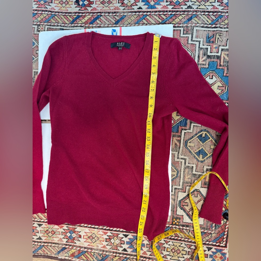 Alex Marie 100% Cashmere V-Neck Sweater Red Women’s Size Medium - Picture 10 of 10